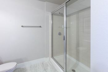 Ft. worth apartments with spacious bathrooms